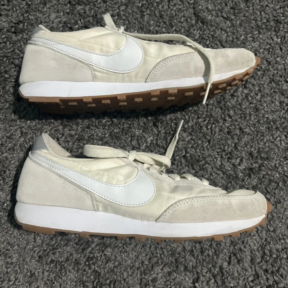 Nike Daybreak Sneaker Women US 7.5 White Pale Ivory Light Smoke Grey Retro Shoes - Picture 13 of 16